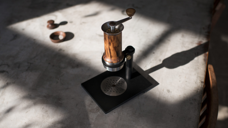 Aram manual espresso maker